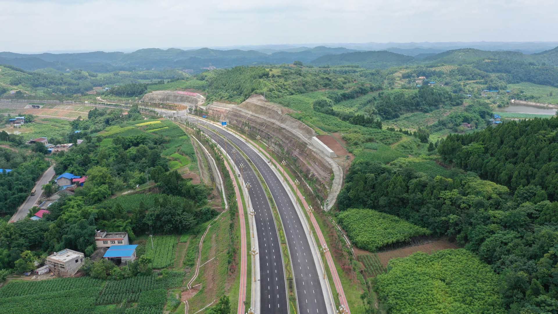 簡陽市成安(ān)渝高速公(gōng)路禾豐連接線(xiàn)和東溪至江南道路景觀工(gōng)程勘察設計